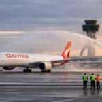 Qantas’ın 19 saatlik uçuşu Melbourne’de konulu temsili editoryal görsel
