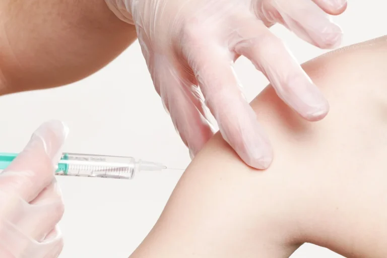 12 yaşındaki çocuklar peptit enjekte ediyor.