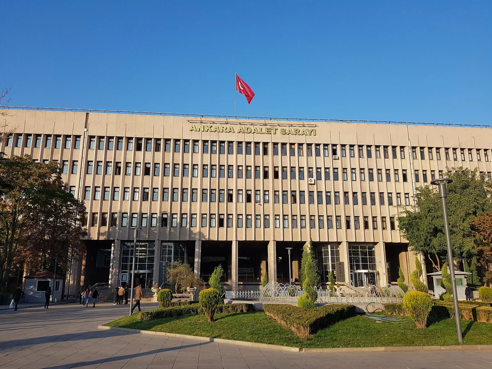 Alihan Kuriş soruşturmasında 35 kişi tutuklandı.