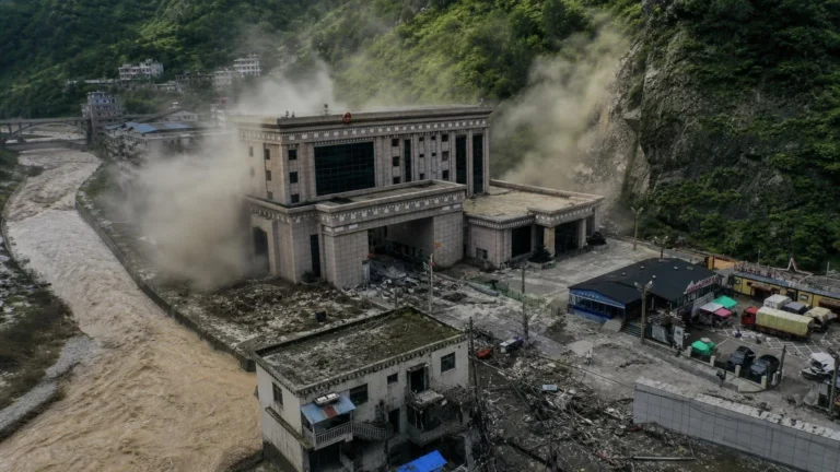 Nepal’de 42 Avustralyalıdan haber alınamıyor.