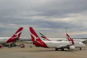 Qantas uçağı teknik arıza nedeniyle geri döndü.