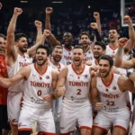 12 Dev Adam dünya sahnesinde yükseldi.