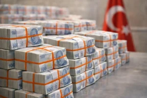 Hazine’nin sekiz aylık faiz faturası 1,9 trilyon lirayı geçti.