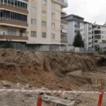 İzmit’te Toprak Kayması Sonrası İki Bina Boşaltıldı.