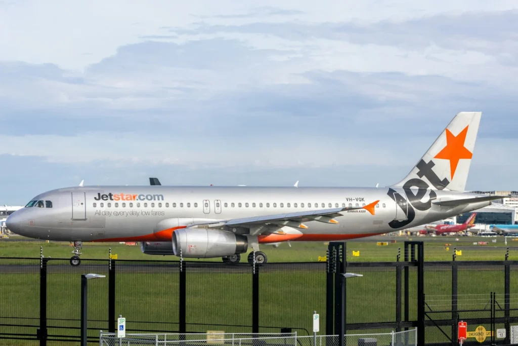 Jetstar çalışanları bazı yolcu ücretlerini tahsil etmiyor.