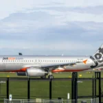 Jetstar çalışanları bazı yolcu ücretlerini tahsil etmiyor.