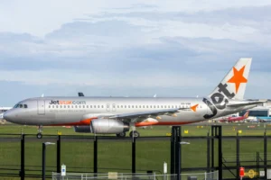 Jetstar çalışanları bazı yolcu ücretlerini tahsil etmiyor