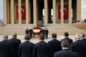 Kuruluş yıldönümüne parti içi gerilim damga vurdu