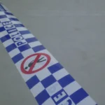 Sydney’de eve silahlı baskın: Genç adam olay yerinde hayatını kaybetti.