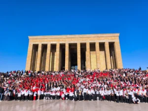 LÖSEV çağrısıyla 100 bin kişi Anıtkabir’de buluştu