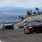 Bathurst 1000'de zafer son turda el değiştirdi.