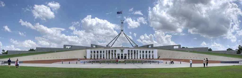 Canberra Parlamento Binası. Arşiv fotoğrafı: Ryan Wick / Wikimedia Commons, CC BY 2.0.