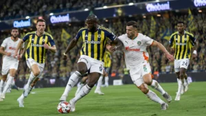 Fenerbahçe Alanyaspor'u Üç Golle Mağlup Etti.