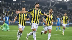 Fenerbahçe Rize deplasmanında üç golle kazandı.