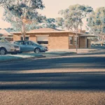Temsili görüntü: Mount Gambier'de park halindeki araçların bulunduğu bir cadde.