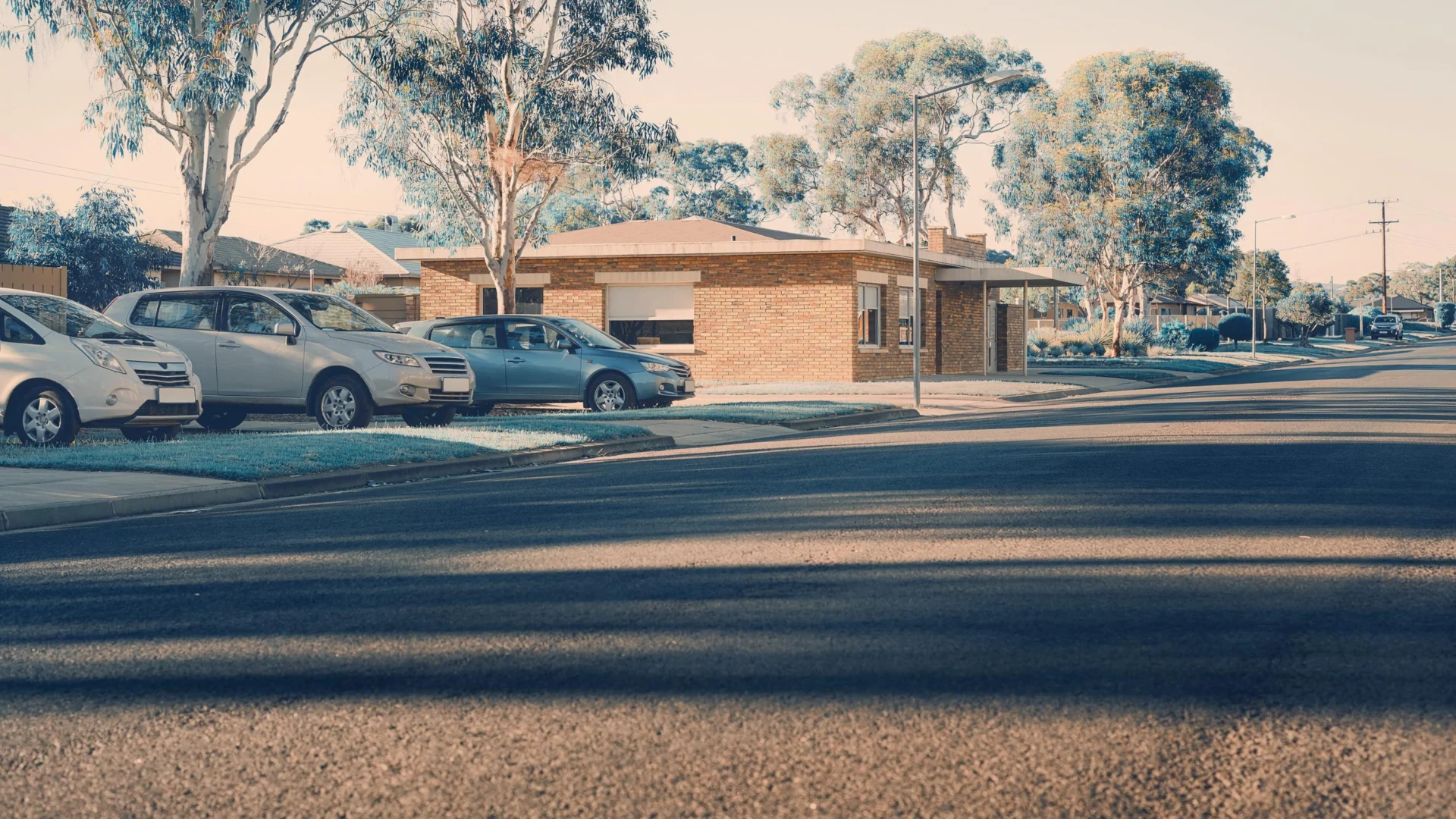 Temsili görüntü: Mount Gambier'de park halindeki araçların bulunduğu bir cadde.