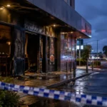 Melbourne'de kundaklama şüphesi, 15 yaşındaki çocuk hastanede.