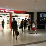 Melbourne Havalimanı’nda yolcu indirme-bindirme sistemi değişti.