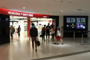Melbourne Havalimanı’nda yolcu indirme-bindirme sistemi değişti