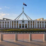 TEMSİLİ : Canberra’daki Parlamento Binası ve dış güvenlik bariyerleri.