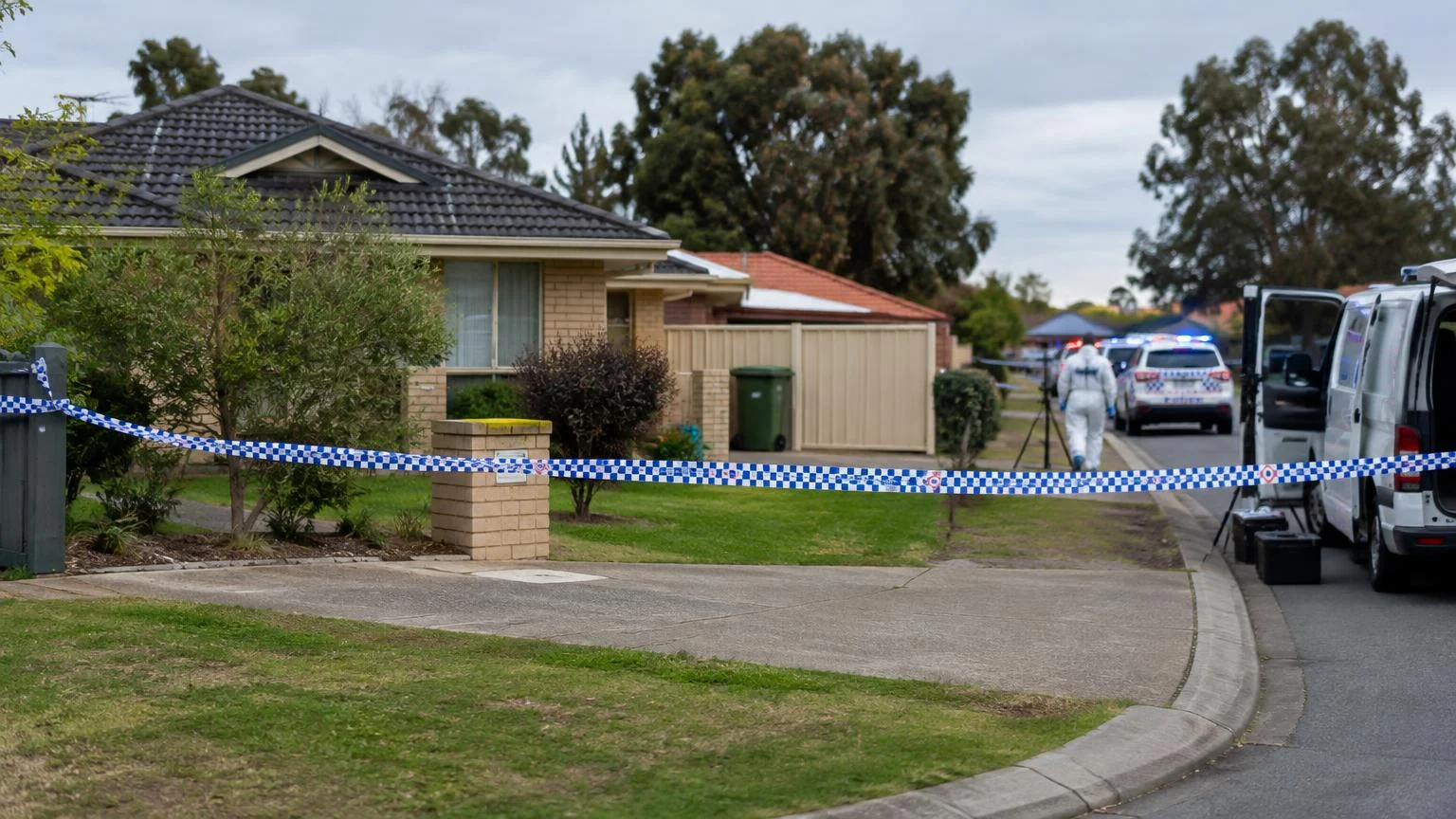 Perth’te ikiz kardeşinin ölümünde cinayet suçlaması.