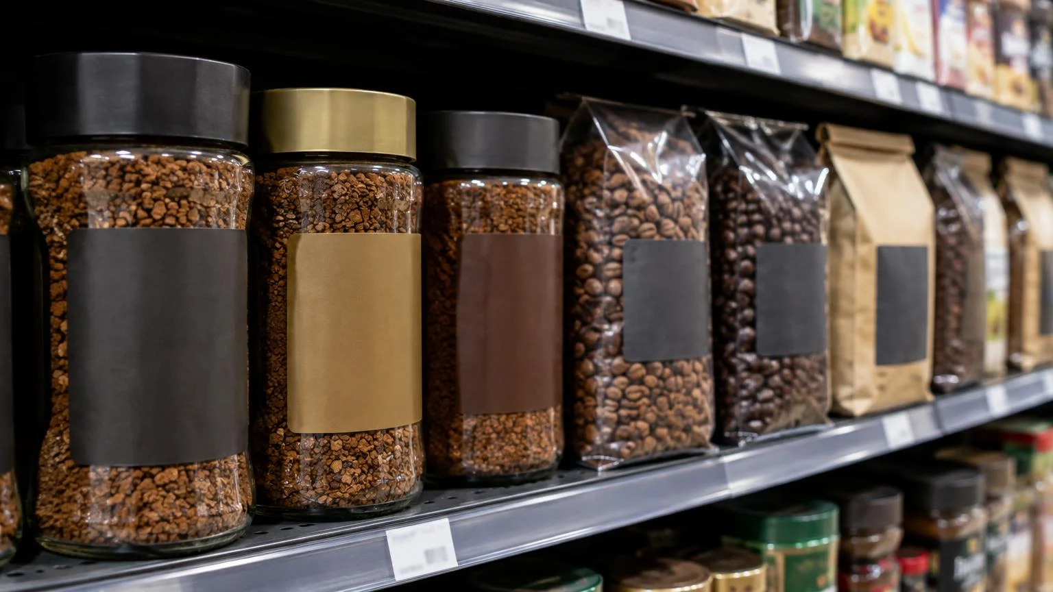 Süpermarket kahvelerinde içerik ve etiketler değişiyor.