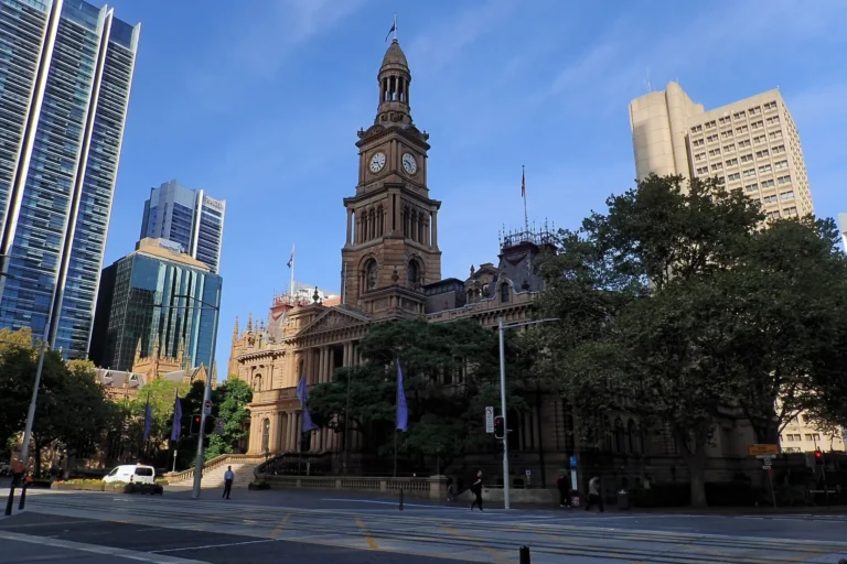 Sydney belediyesinin yeni meydan planına eyalet müdahalesi.