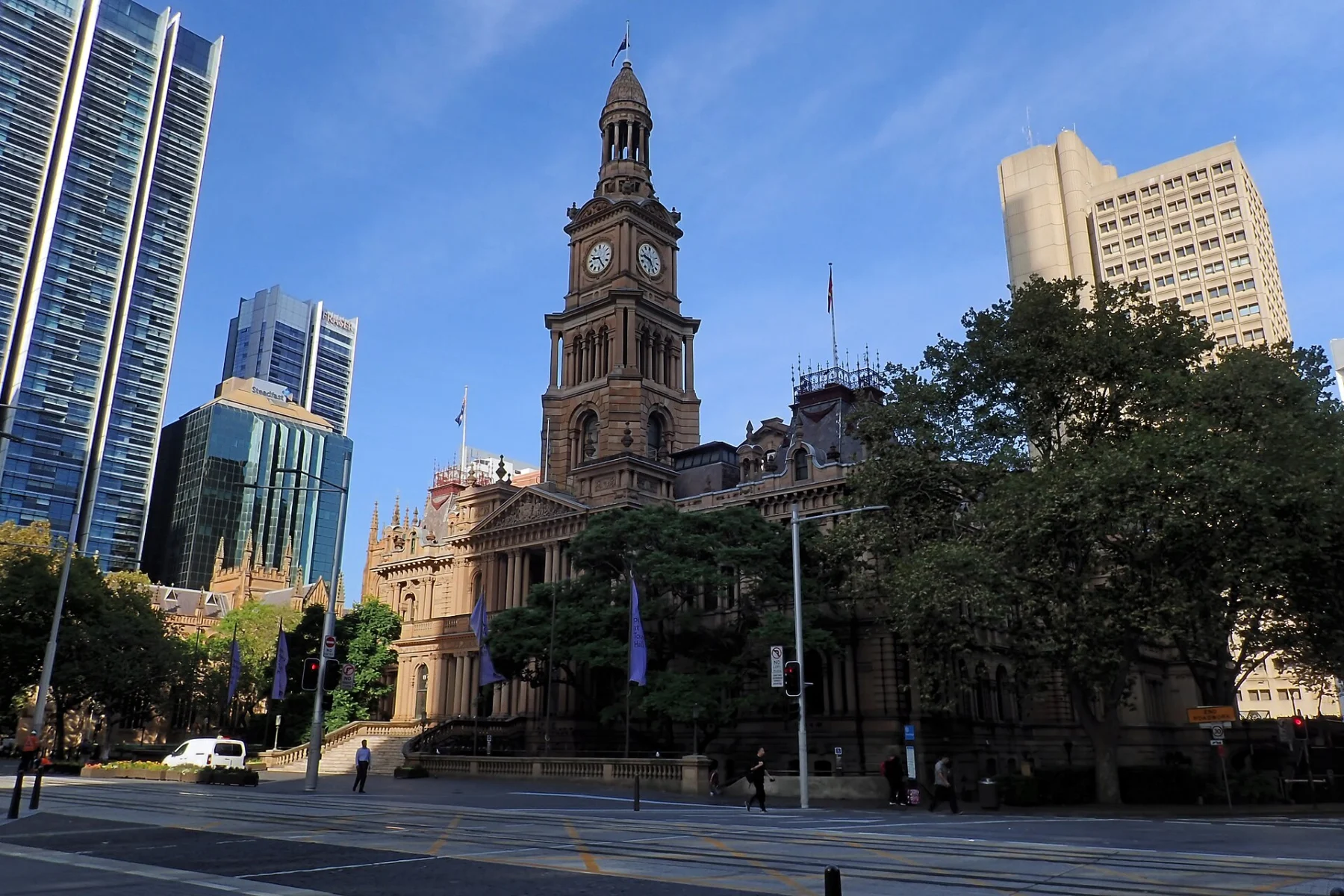 Sydney belediyesinin yeni meydan planına eyalet müdahalesi.